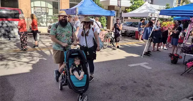 Opening day for Elgin farmers market brings out droves of customers ready for a summer outing