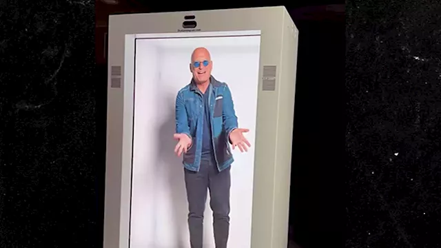 Howie Mandel Performs in a Box, Becomes Advisor in Hologram Tech Company