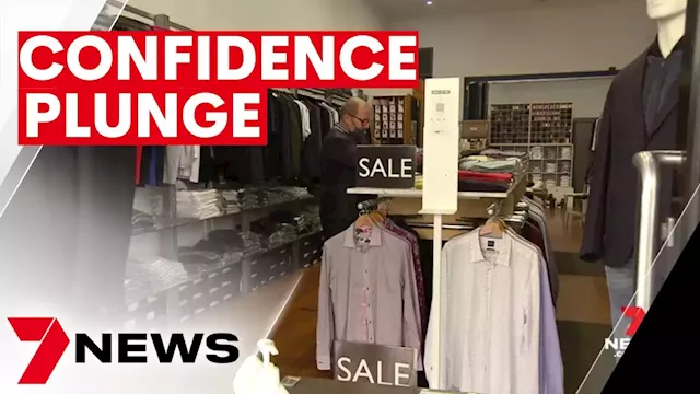 Consumer, retail and business confidence plunging in Australia | 7NEWS