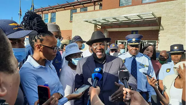 Cele to meet stakeholders in bid to quell KZN taxi violence - SABC News - Breaking news, special reports, world, business, sport coverage of all South African current events. Africa's news leader.