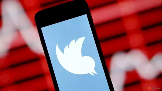 Social media stocks slump as Twitter, Snap warn of dire ad spending