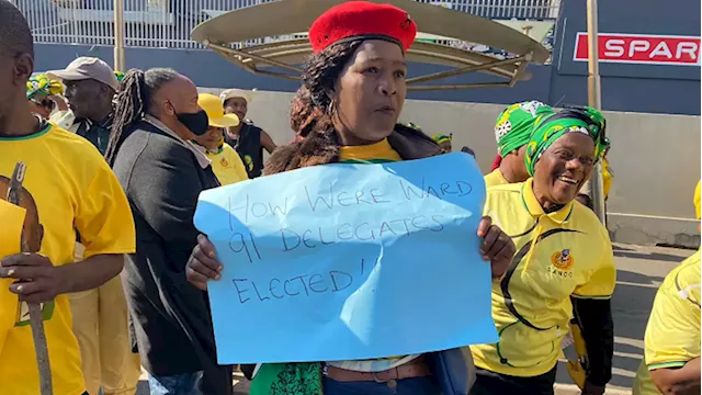 Some ANC KZN members protest against ward 91 delegates - SABC News - Breaking news, special reports, world, business, sport coverage of all South African current events. Africa's news leader.