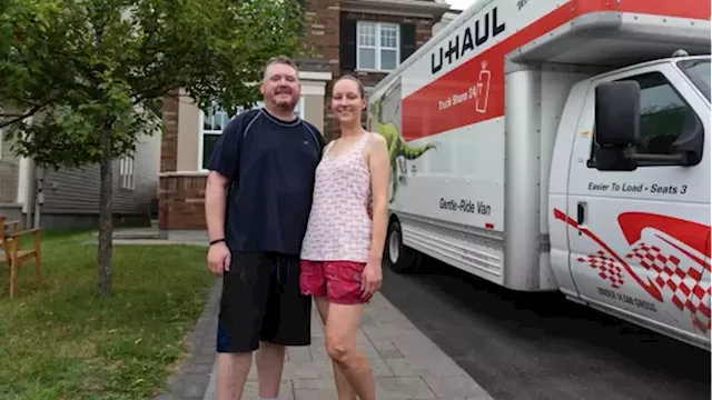 Sellers caught by price drops as housing market cools | CBC News