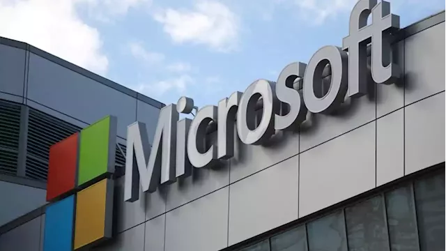 Microsoft soothes market fears with forecast for double-digit revenue growth