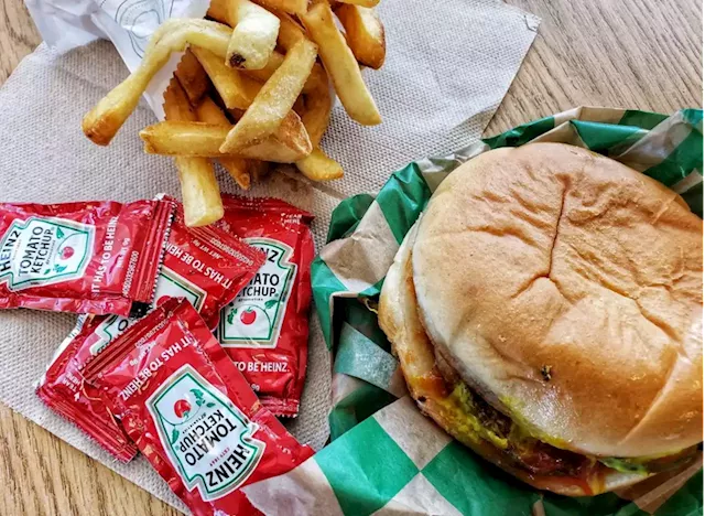 4 Once-Largest Restaurant Chains In America That Went Out of Business — Eat This Not That