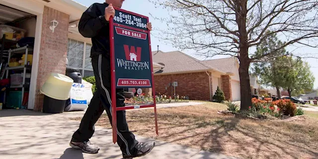 Is the housing market in a recession? Here’s what economists are saying