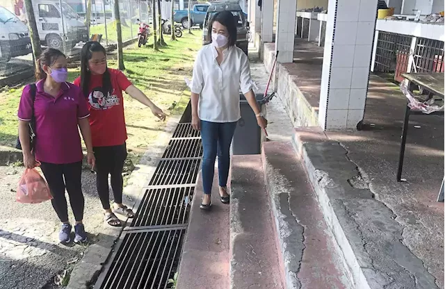 Market’s uneven floors and steps hazardous for tenants, visitors