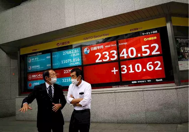 Stocks fluctuate as traders fret over recession