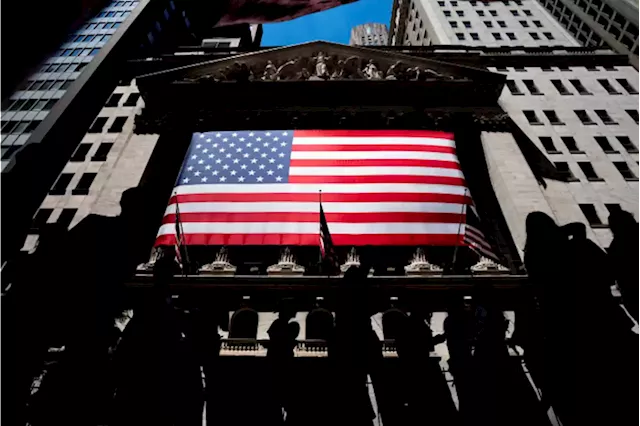 US stocks, crude oil prices fall as markets extend slump