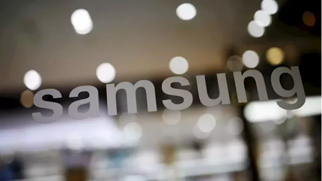 Samsung unveils new foldable smartphones, seeking keep lead in growing market