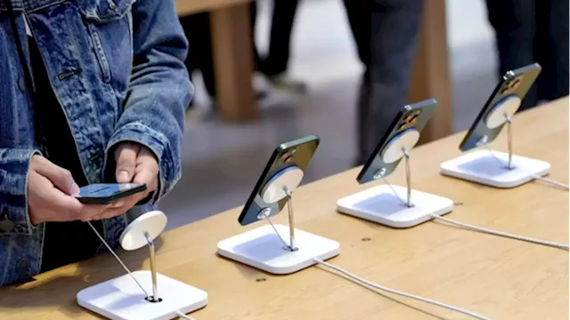 Apple expects to sustain iPhone sales in 2022 as market slows - BNN Bloomberg