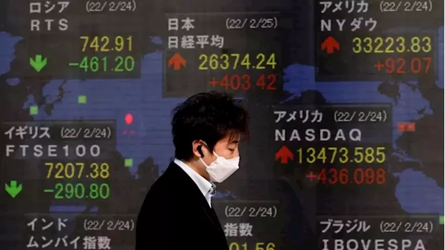 Asian stocks fall on nagging Fed rate hike worries