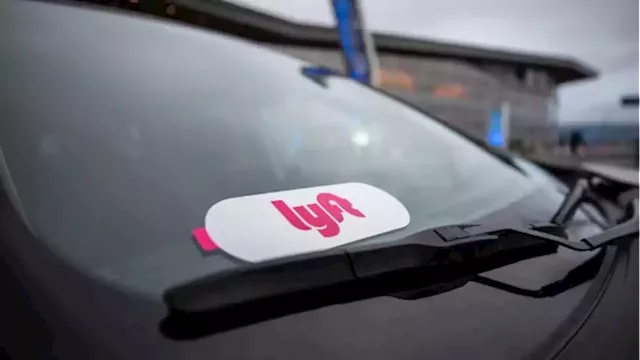 Ride-hailing company Lyft asks Alberta to drop commercial licence requirement for drivers | CBC News