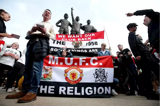 Man Utd supporters call for ‘real investment’ from any new owner