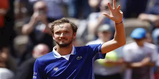 Medvedev and Tsitsipas defuse American bombers to set up Cincinnati showdown - SABC News - Breaking news, special reports, world, business, sport coverage of all South African current events. Africa's news leader.