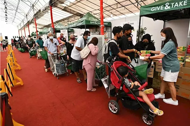 400 lower-income families in Jalan Besar GRC benefit from pop-up mega market