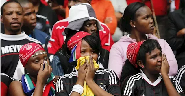 Orlando Pirates fans visit Senzo Meyiwa 's mother - SABC News - Breaking news, special reports, world, business, sport coverage of all South African current events. Africa's news leader.