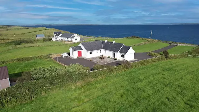 This Donegal home that looks out to sea is on the market for €375,000 | IMAGE.ie