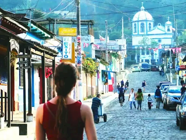 Tourists flock to El Salvador despite Bitcoin bear market