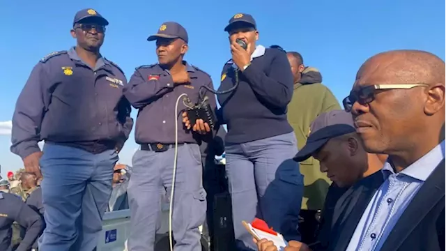 Kagiso residents call on government to deploy soldiers to the area - SABC News - Breaking news, special reports, world, business, sport coverage of all South African current events. Africa's news leader.