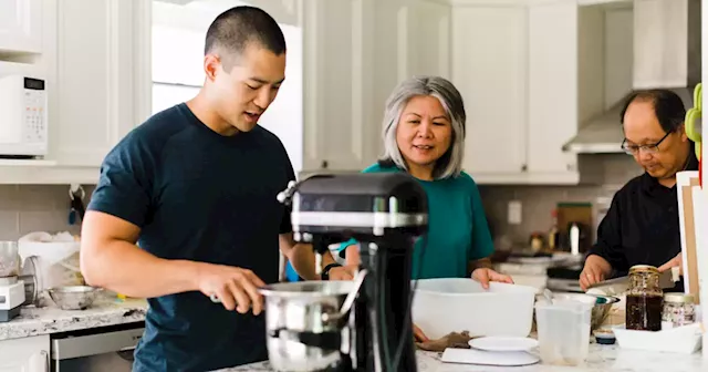 Toronto firefighter starts dumpling business using great-grandma's 50-year-old recipe