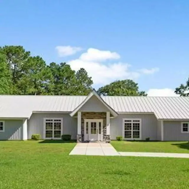 Expensive homes on the market in Dothan