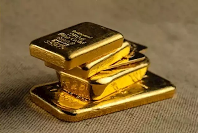 Gold price sees little bullish conviction, retail investors bearish as market struggles around $1,700