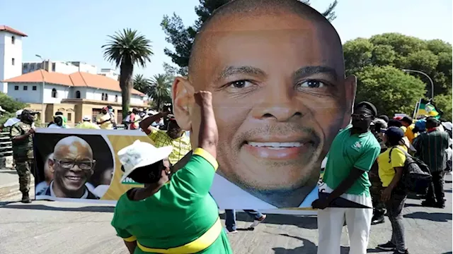 High police contingent outside court ahead of Ace Magashule’s asbestos pre-trial hearing - SABC News - Breaking news, special reports, world, business, sport coverage of all South African current events. Africa's news leader.