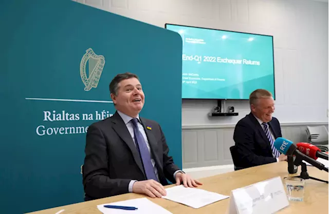 Public finance surplus of over €4.4 billion projected for this year