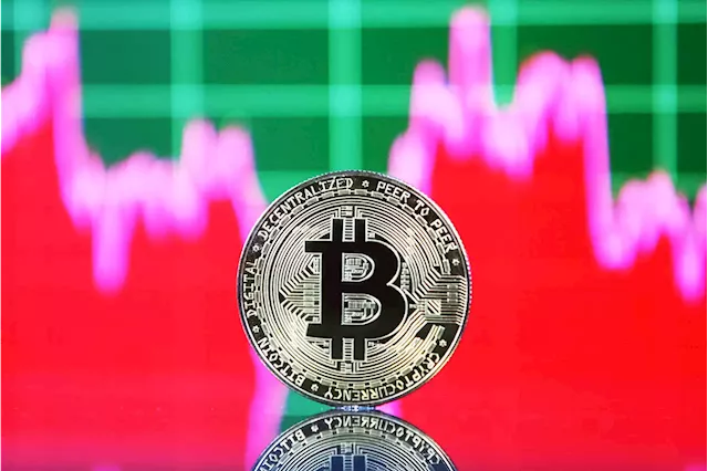 Bitcoin Surges 7% to Top $20,000, Its Highest Level in More Than a Week, Even as Stocks Hit 2022 Lows