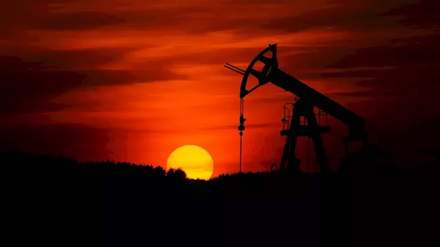 Exness Expertise - How OPEC cutting oil production impacts the commodities market - Hypertext