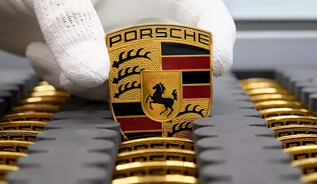 Porsche Shares Rise in Frankfurt Market Debut