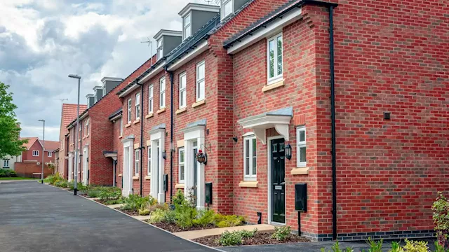 Housebuilders' shares tumble on back of mortgage market chaos