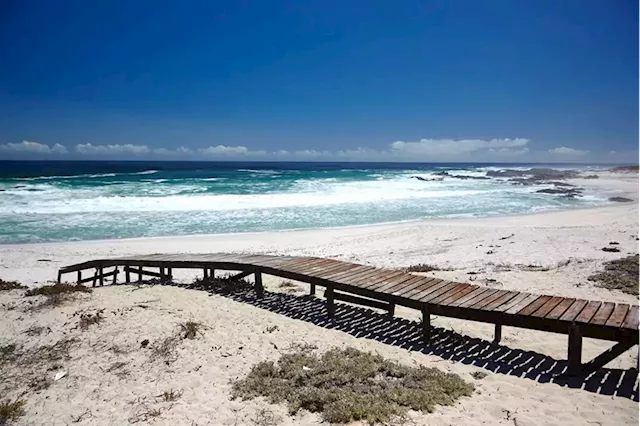 SA’s longest beach is disappearing fast, and the erosion rate recently accelerated | Business Insider