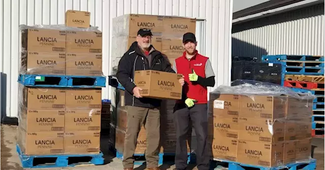 Pasta company donates 2 tonnes of spaghetti to Kingston food bank - Kingston | Globalnews.ca