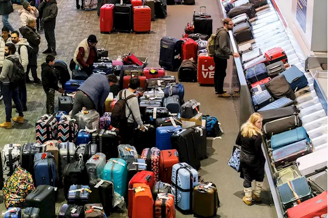 Politicians criticize airline industry over holiday travel chaos