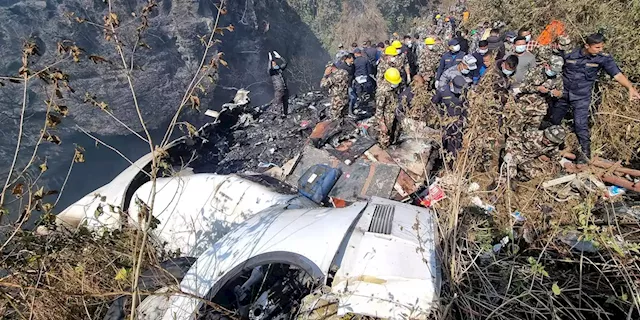 Video shows plane that crashed in Nepal flying low, banking sharply. At least 64 reported killed. | Business Insider