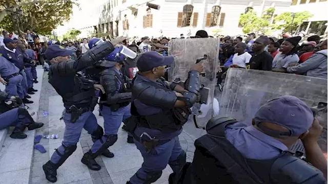 Protesters in Johannesburg CBD dispersed - SABC News - Breaking news, special reports, world, business, sport coverage of all South African current events. Africa's news leader.