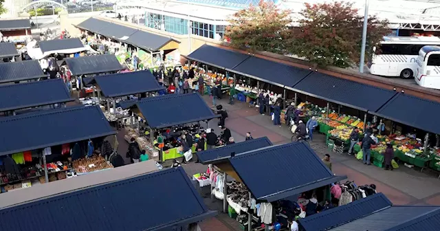 Man slashed with machete in mass brawl at Kirkgate Market