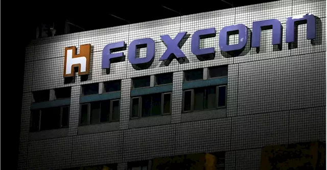 Apple supplier Foxconn replaces iPhone business chief- Bloomberg News