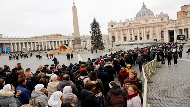 Faithful pay respects to former Pope Benedict in St. Peter's - SABC News - Breaking news, special reports, world, business, sport coverage of all South African current events. Africa's news leader.