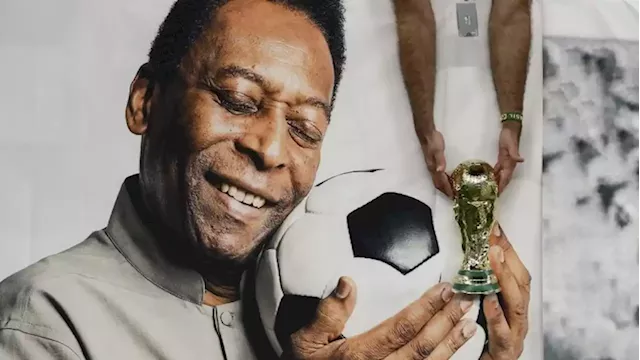 Mourners line up to see Pele's open casket - SABC News - Breaking news, special reports, world, business, sport coverage of all South African current events. Africa's news leader.