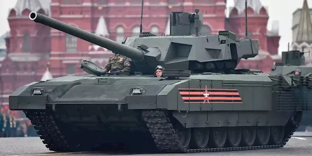 Russia plans to send its strongest tanks to drive around Ukraine but is 'too scared to put them in combat' | Business Insider