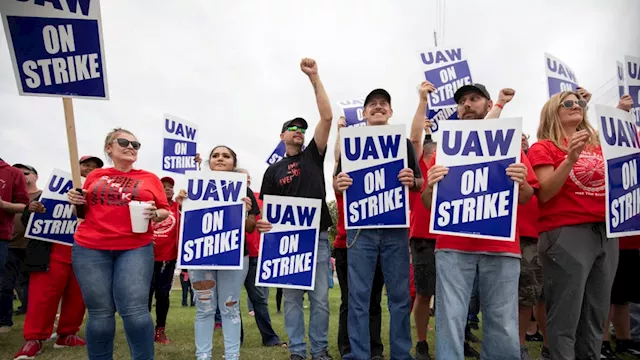 Most Americans support striking auto workers than car companies, poll finds