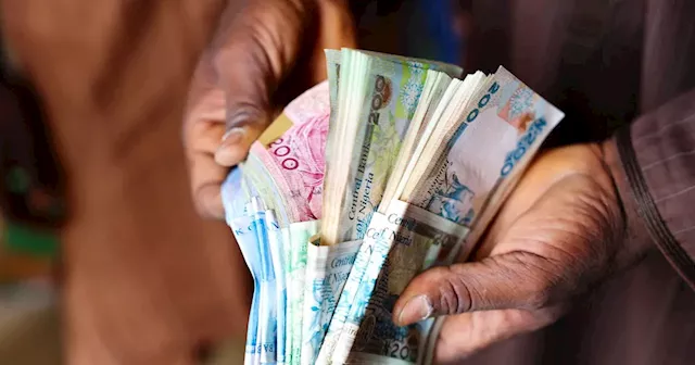 Nigeria's naira hits record low of 980 per dollar on official market -Refinitiv data