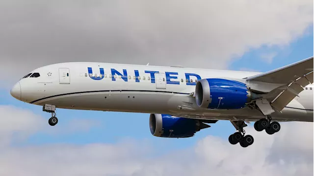 United Airlines Q3 earnings beat, cautions on impact of Israel conflict