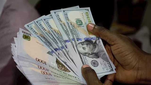 Naira gains against Dollar, exchanges at 790/$1 in official forex market