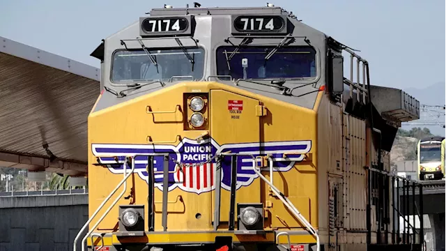 Union Pacific cites inflation, cargo declines in Q3 earnings