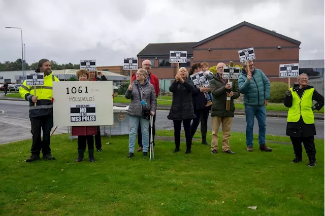 Hedon: Over 1,000 residents of Yorkshire market town join protest and boycott against 'blight' of telegraph poles