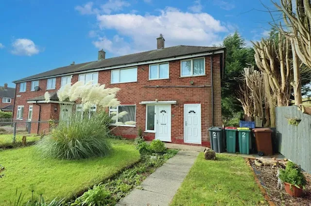 Bargain 2 bed Preston family home with spacious interior and huge private garden on the market